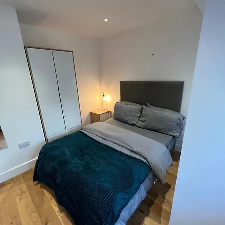 Lovely Apartment In The Centre Of Croydon Exterior photo