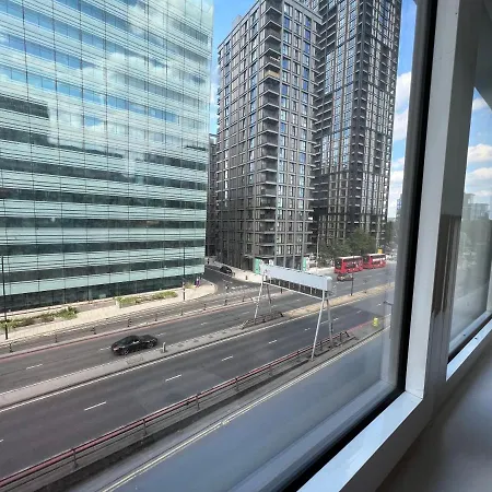 Lovely Apartment In The Centre Of Croydon Exterior photo