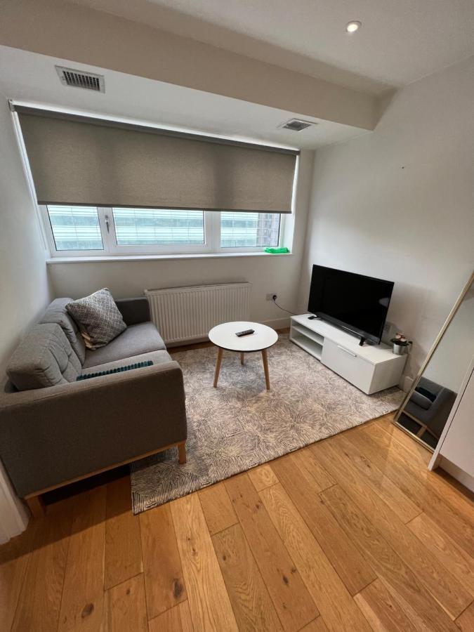 Lovely In The Centre Of Apartment